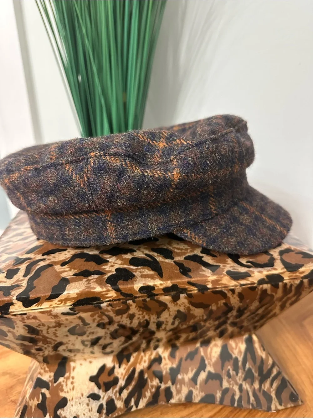 Mango Wool Blend Plaid Newsboy Cap Medium Chic Baker Boy Cabbie Hat Classic NWT